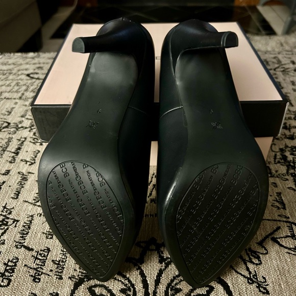 BCBGeneration Penni Pump - Picture 8 of 11